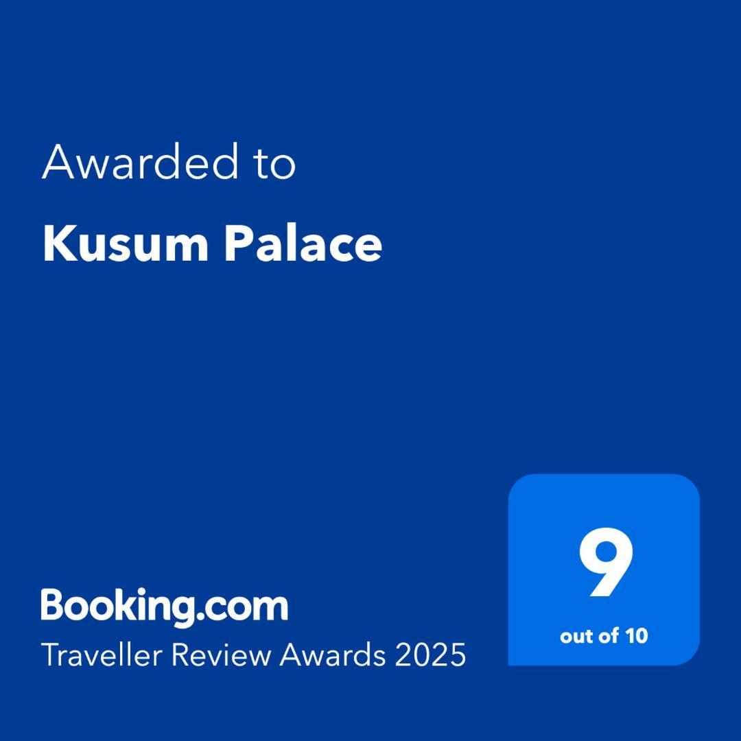 Kusum Palace Benares Buitenkant foto